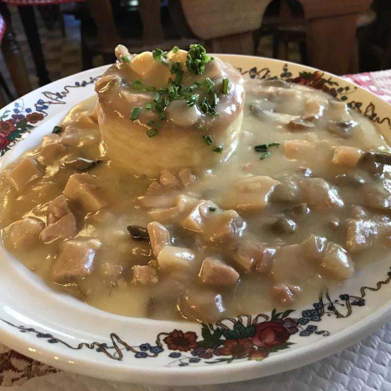 Restaurant traditionnel, repas marcaire à Metzeral à 5 minutes de Munster Haut-Rhin en Alsace 68 : Bouchée à la reine